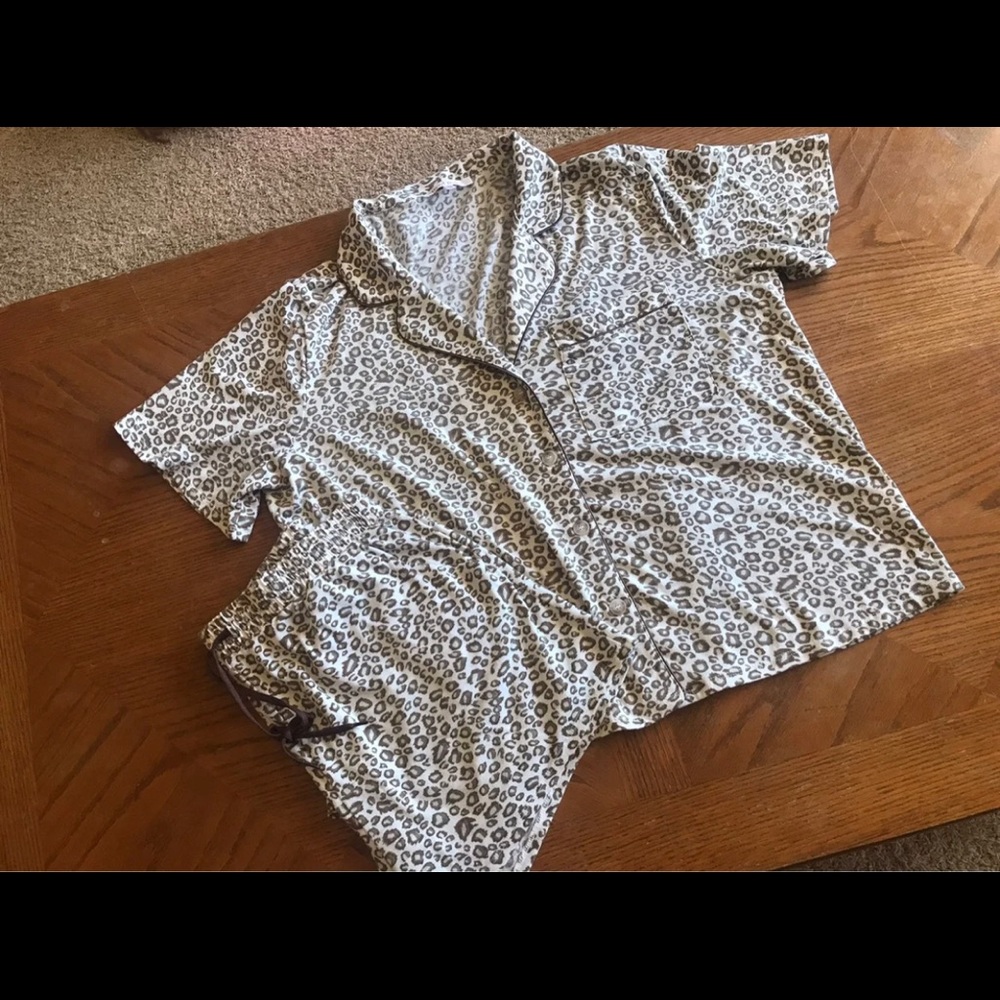 Leopard Lounge Set. Size large